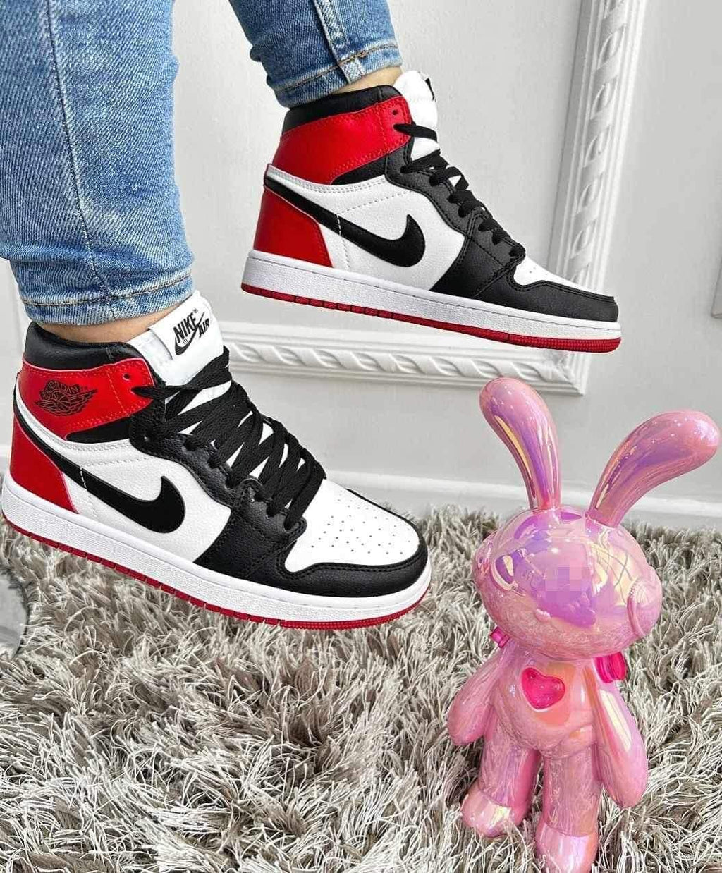 Air Jordan 1 Retro High OG "Black Toe" sneakers