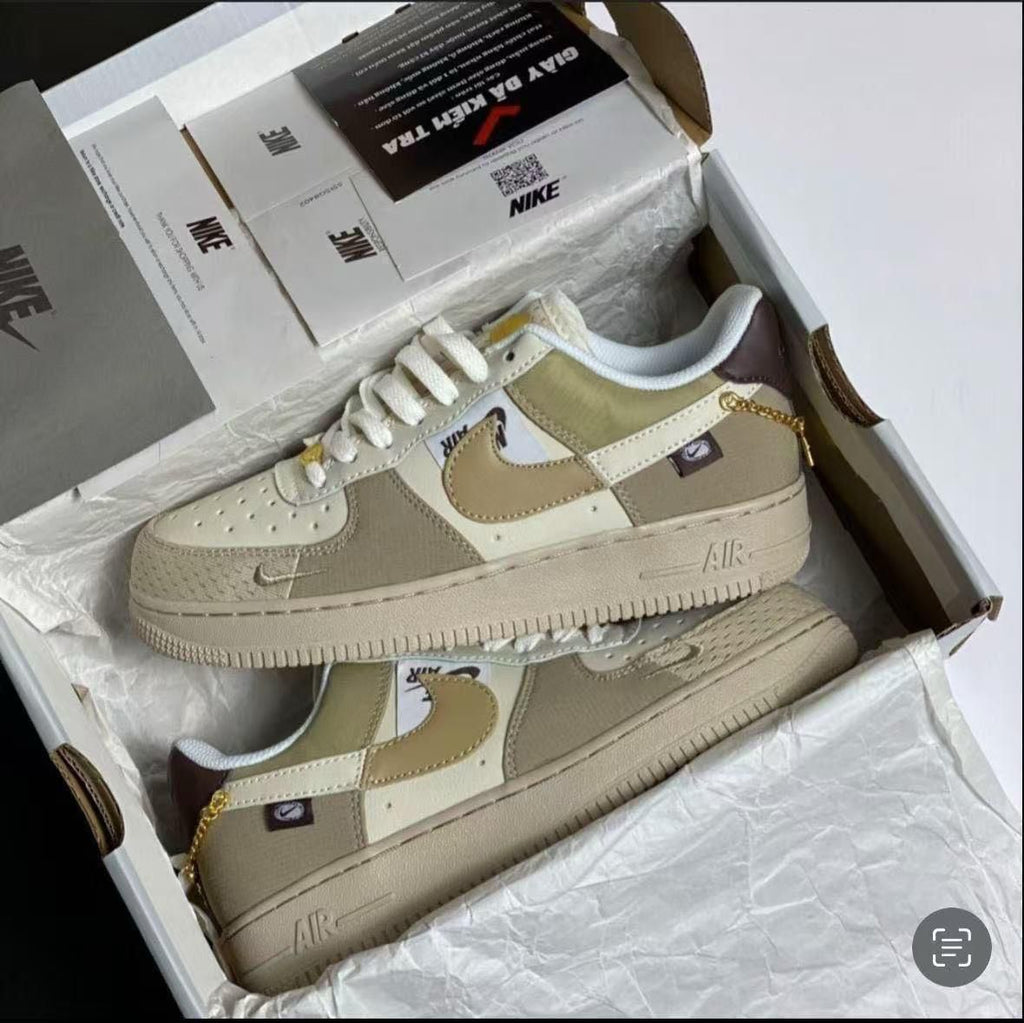 Nike Dunk Low sneakers