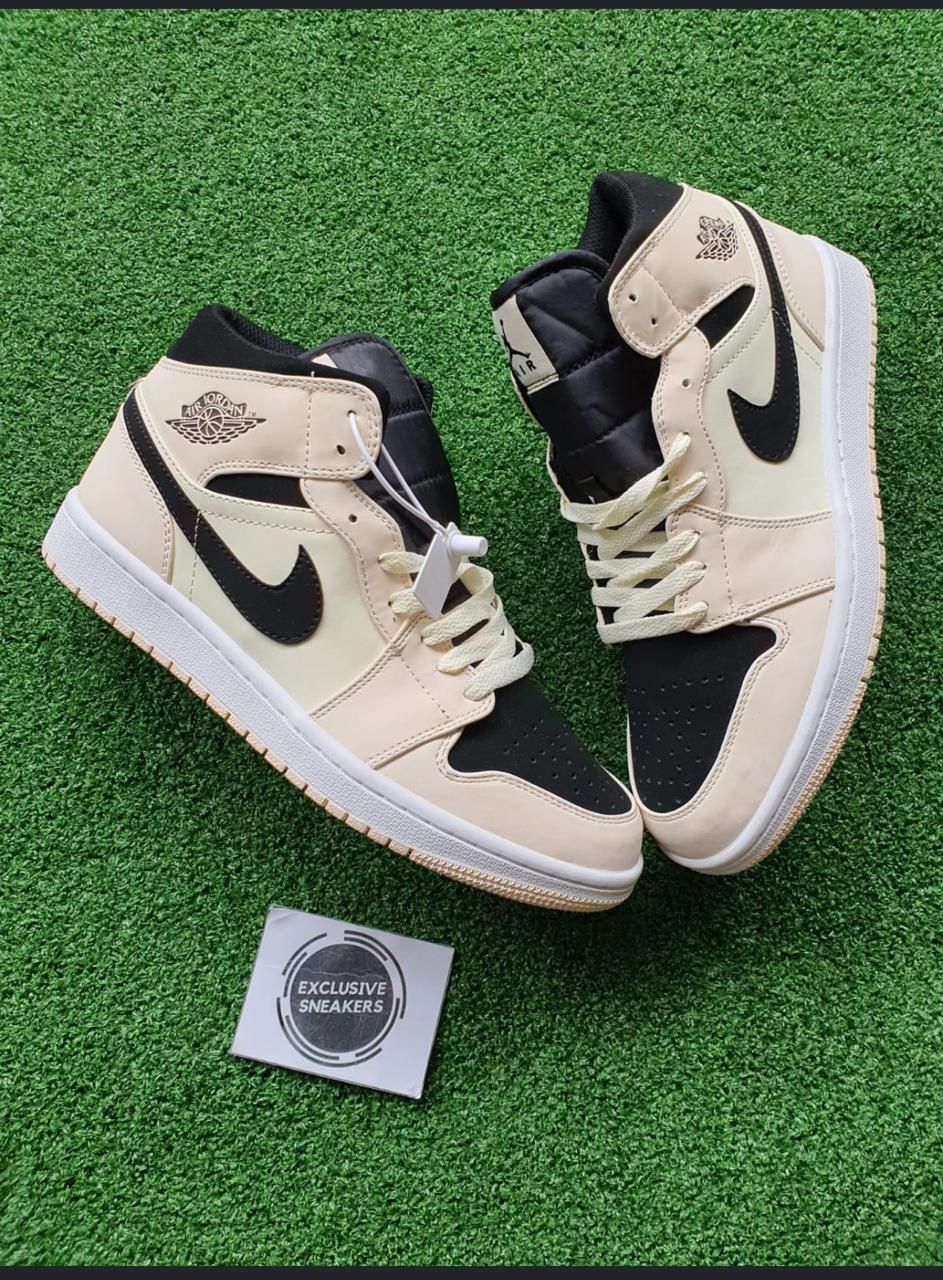 Air Jordan 1 Retro High OG "Black Toe" sneakers