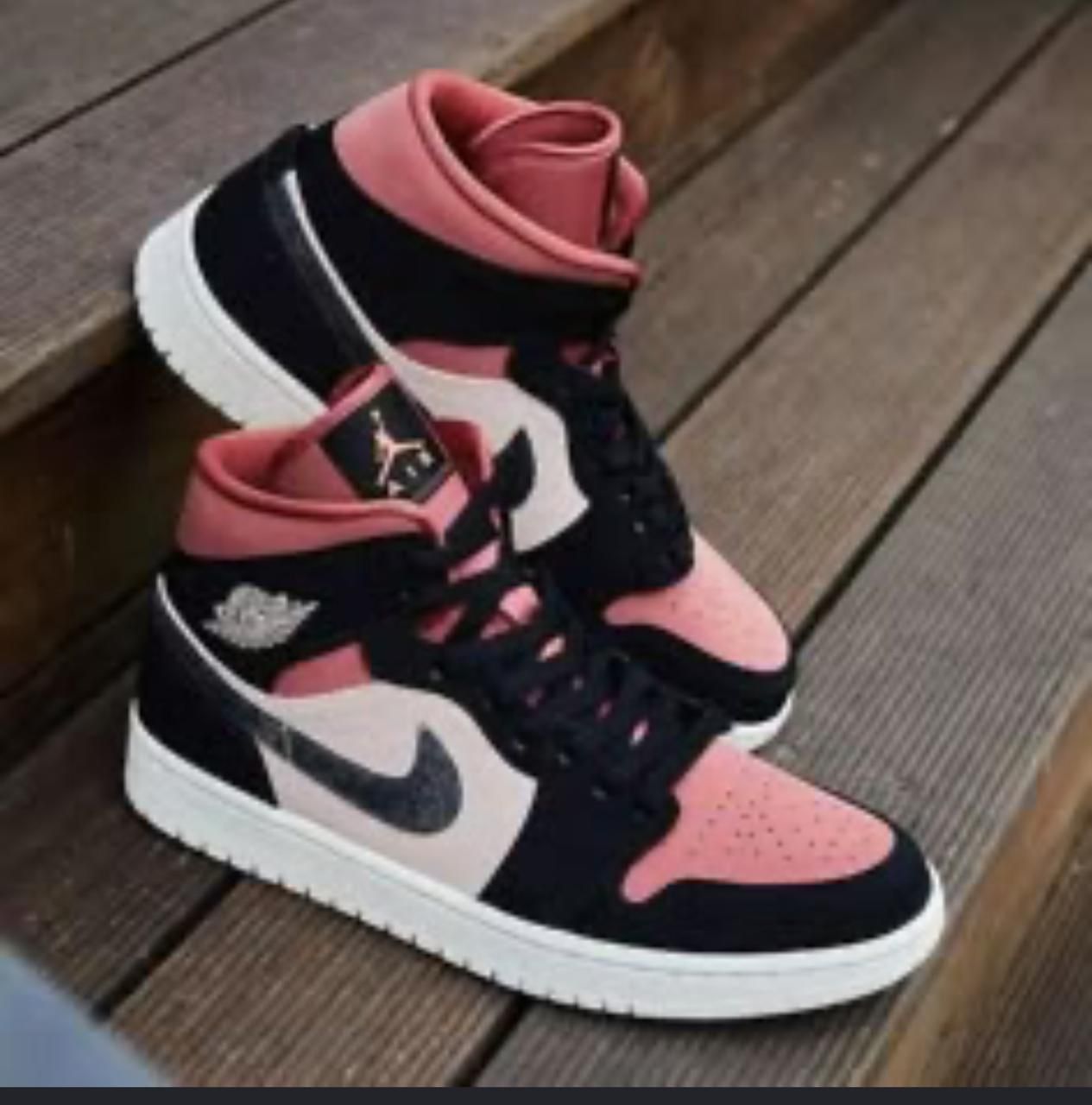 Air Jordan 1 Retro High OG "Black Toe" sneakers