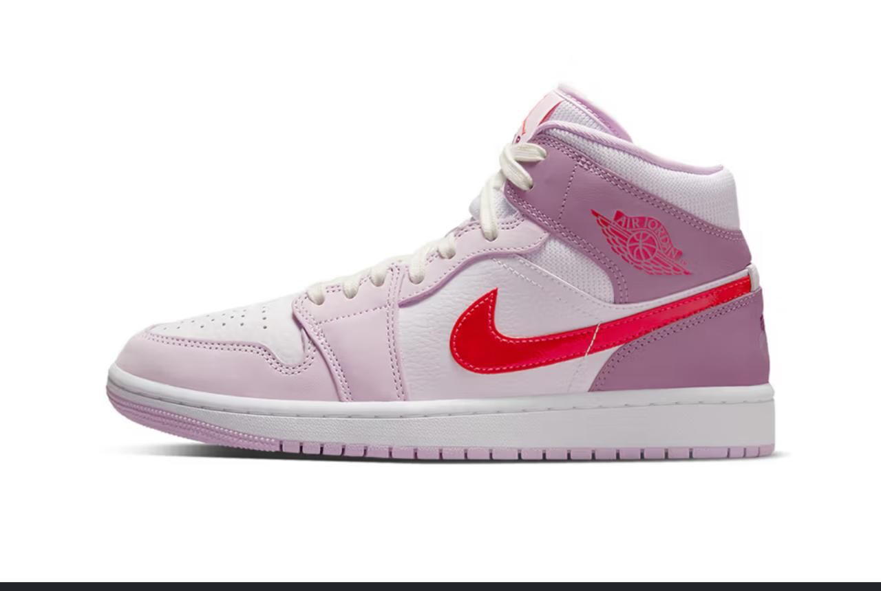 Air Jordan 1 Retro High OG "Black Toe" sneakers