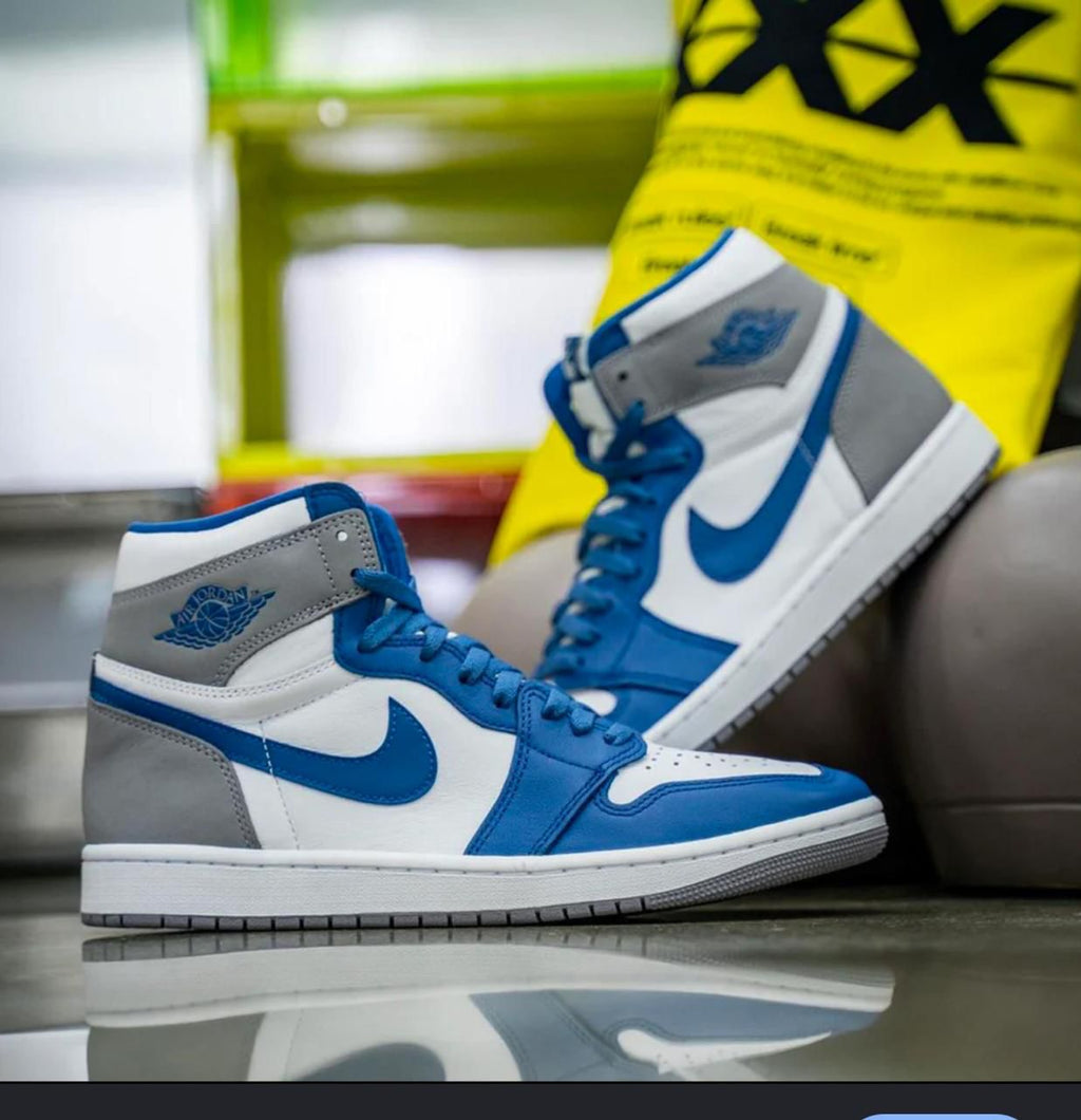 Air Jordan 1 Retro High OG "Black Toe" sneakers